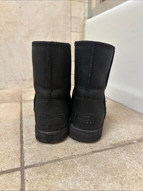 Black Kids Ugg boots